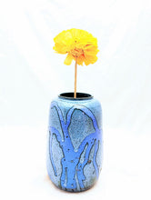 Load image into Gallery viewer, Water Falls Vase